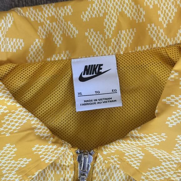 NIKE Swoosh DM6313 743 Womens Sportswear Crop Jacket Size XL Flower Power - Picture 3 of 6